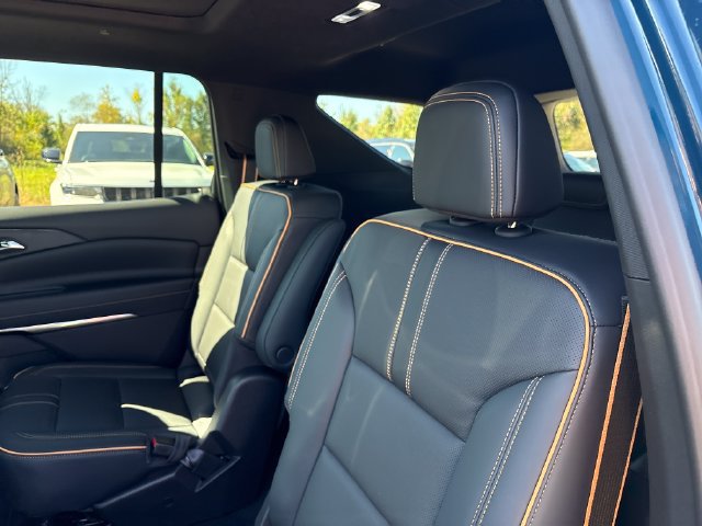 2027 Chevrolet Traverse High Country - Photo 22