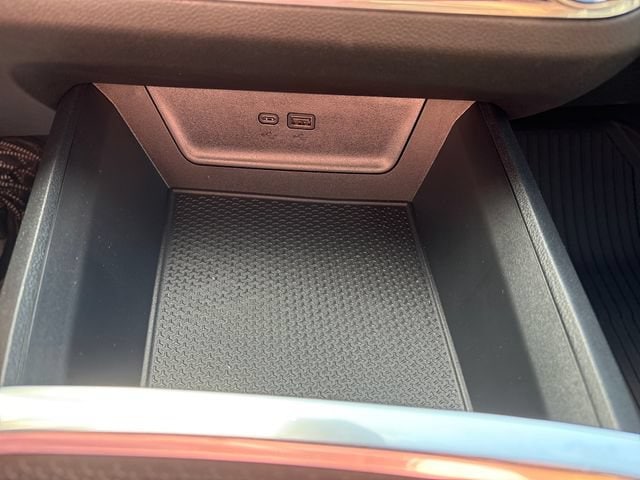 2027 Chevrolet Equinox LT - Photo 20