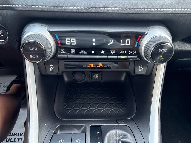 2024 Toyota RAV4 XLE - Photo 16
