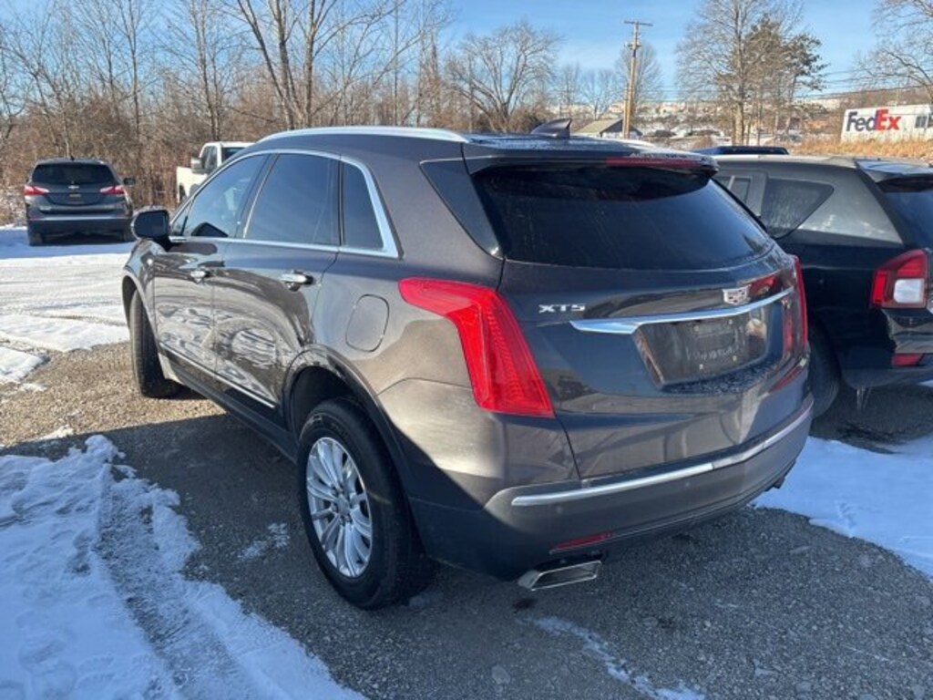 Used 2017 CADILLAC XT5 FWD SUV