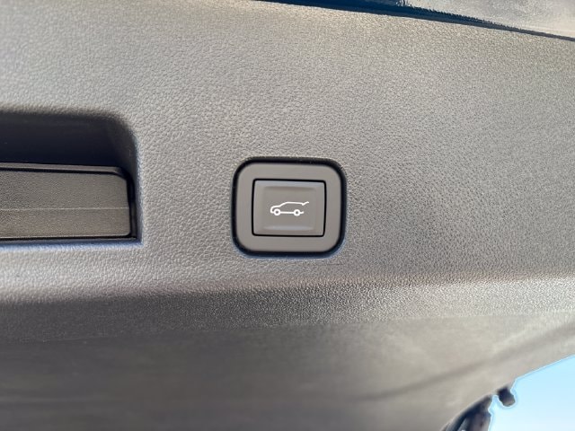 2027 Chevrolet Traverse High Country - Photo 25