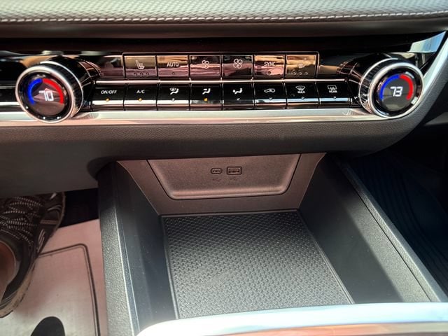 2027 Chevrolet Equinox LT - Photo 19