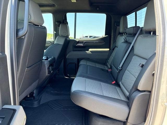 2026 Chevrolet Silverado 1500 ZR2 - Photo 23