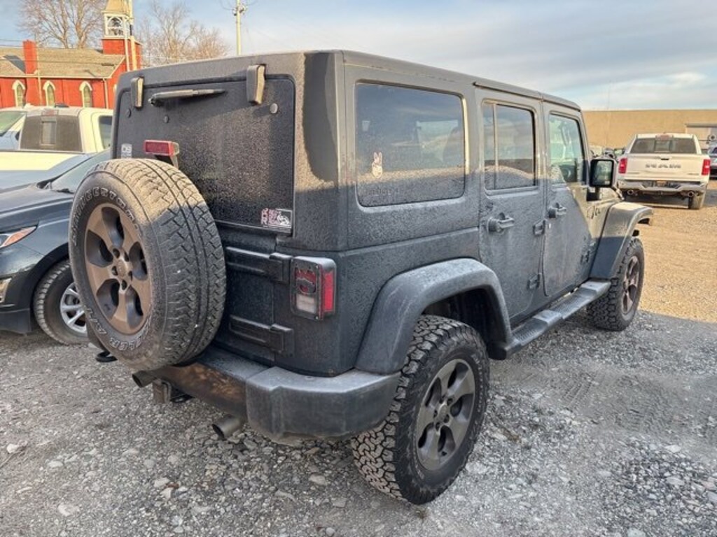 Used 2016 Jeep Wrangler Unlimited Sahara