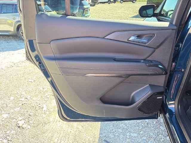 2027 Chevrolet Traverse High Country - Photo 20