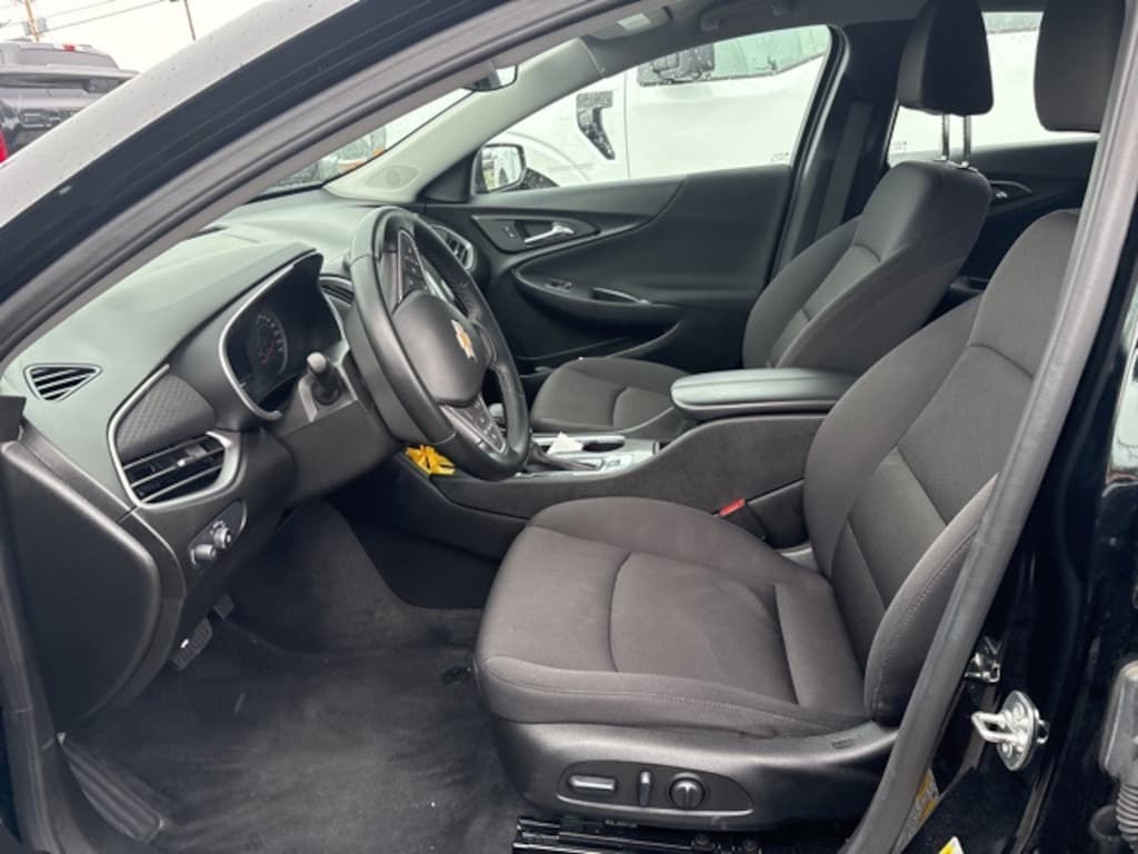 Used 2024 Chevrolet Malibu LT Sedan