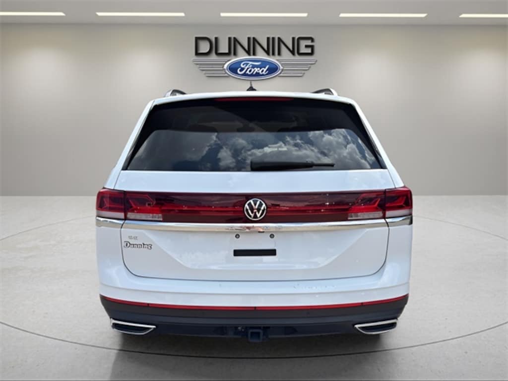 Used 2024 Volkswagen Atlas 2.0T SE w/Technology SUV