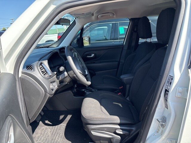 2023 Jeep Renegade Altitude photo 2