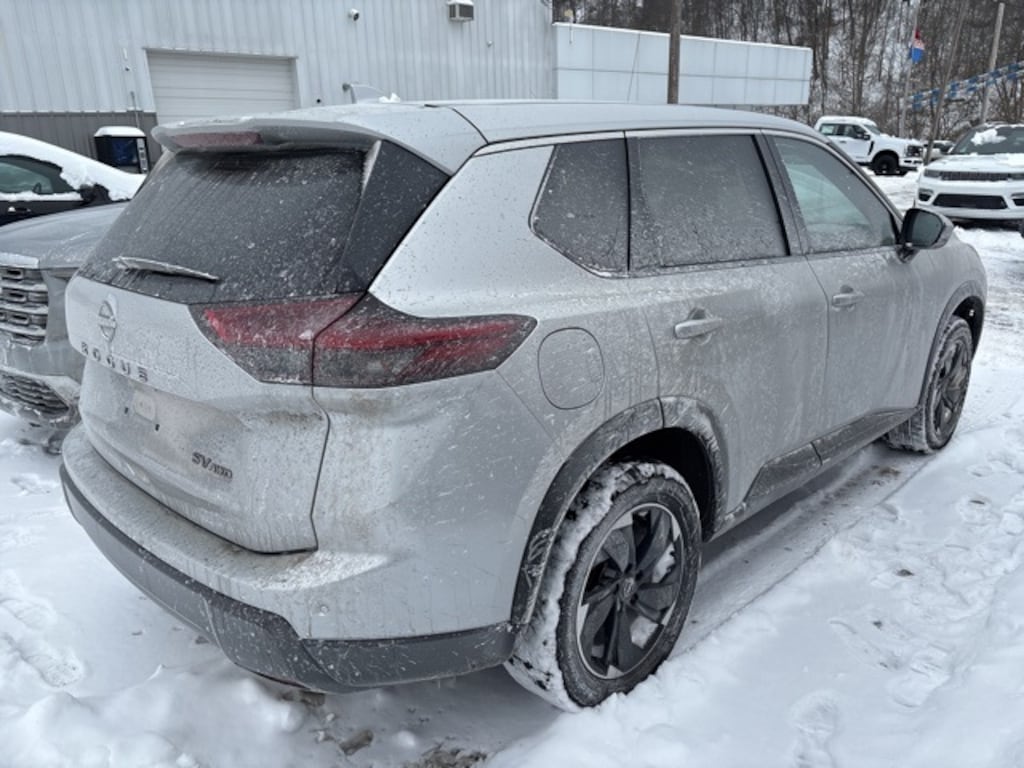 Used 2024 Nissan Rogue SV SUV