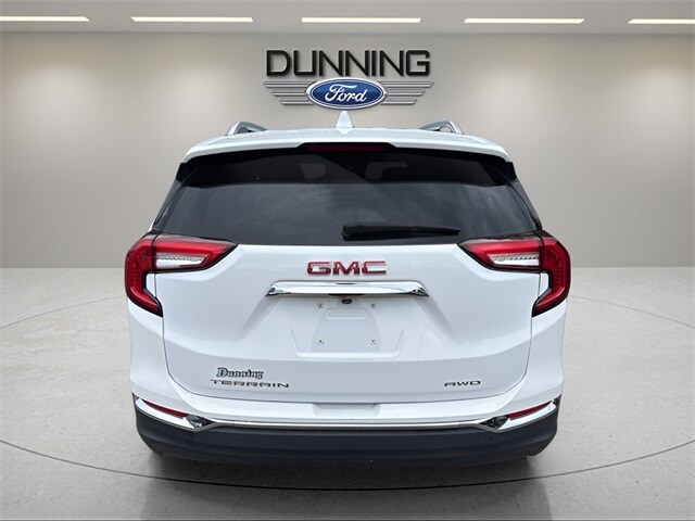 2024 Gmc Terrain SLT photo 2