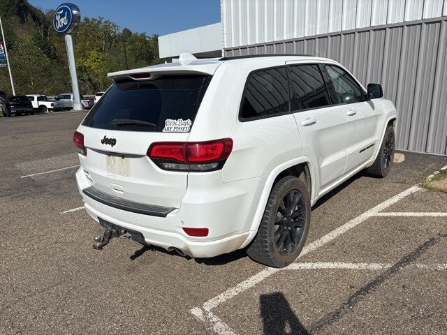 2020 Jeep Grand Cherokee Altitude photo 2