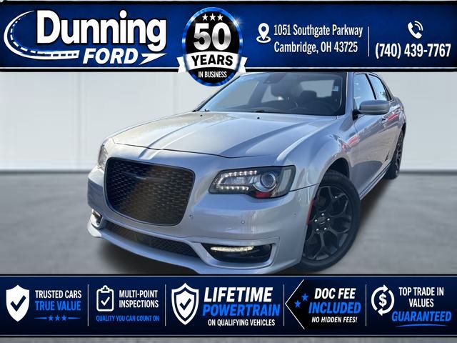 2023 Chrysler 300 Touring L AWD's photo