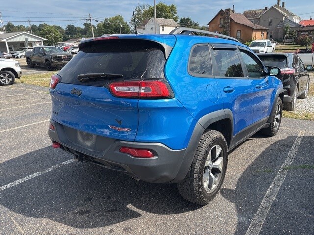 2017 Jeep Cherokee Trailhawk photo 3
