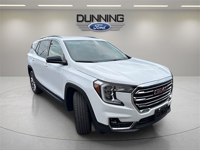 2024 Gmc Terrain SLT photo 3