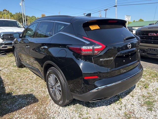 2023 Nissan Murano SV photo 2
