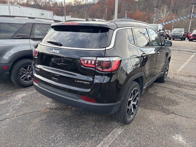 2024 Jeep Compass Limited photo 3