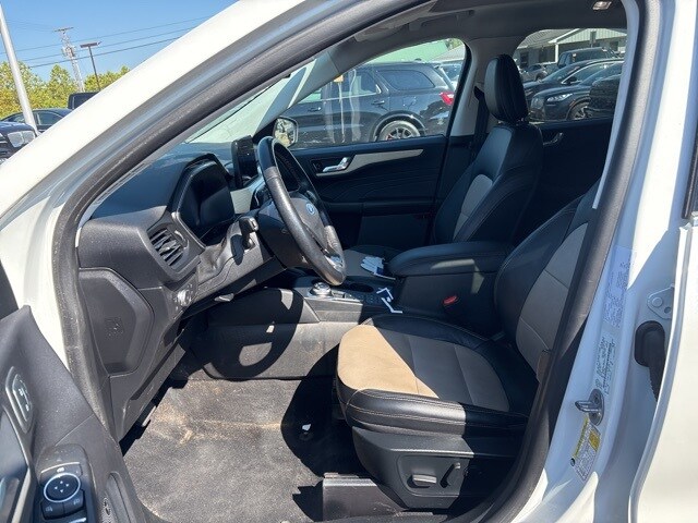 2021 Ford Escape Hybrid Titanium photo 4