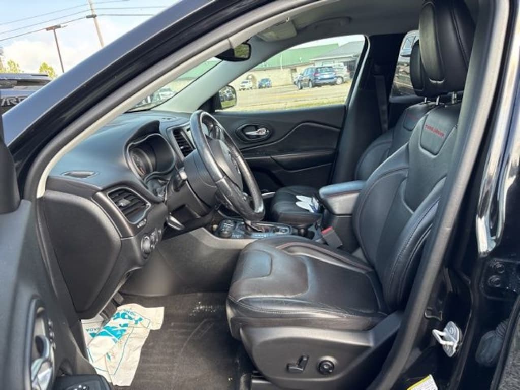 Used 2019 Jeep Cherokee Trailhawk SUV