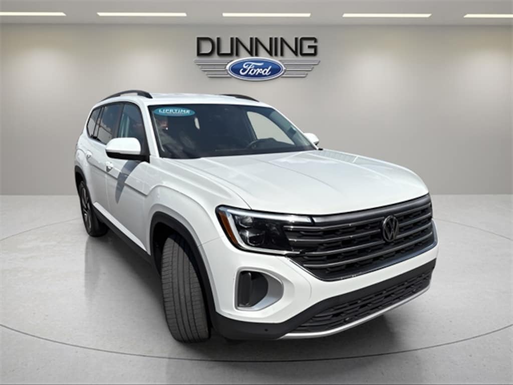 Used 2024 Volkswagen Atlas 2.0T SE w/Technology SUV