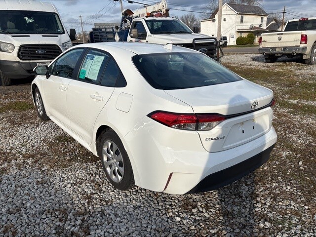2024 Toyota Corolla LE photo 2