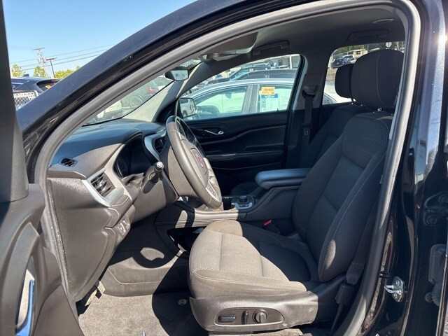 2021 Gmc Acadia SLE photo 3