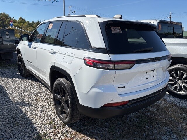 2023 Jeep Grand Cherokee Altitude X photo 2