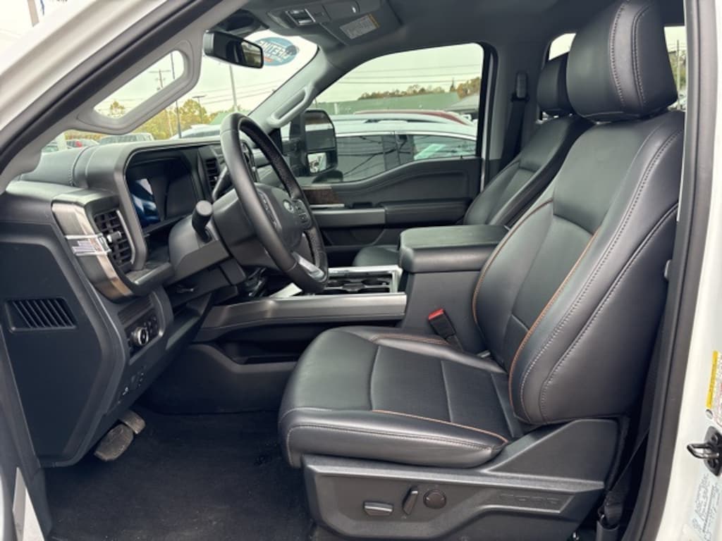 Used 2025 Ford F-250SD Lariat Truck