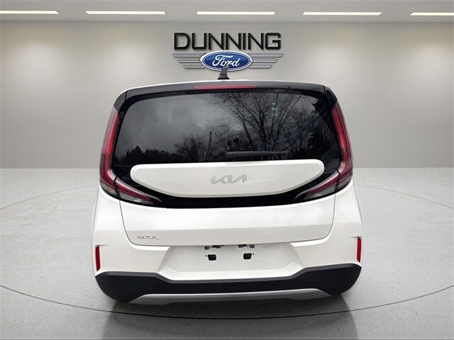 2024 Kia Soul LX S photo 2