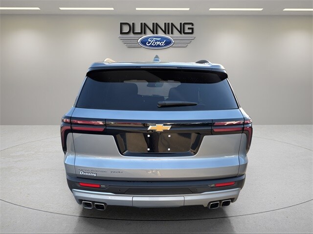 2025 Chevrolet Traverse photo 3