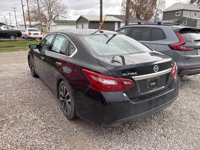 Used 2018 Nissan Altima SV with VIN 1N4AL3AP1JC193810 for sale in Cambridge, OH