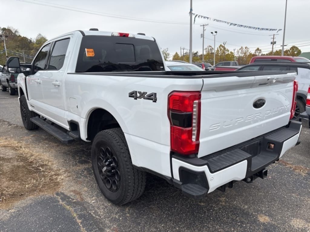 Used 2025 Ford F-250SD Lariat Truck