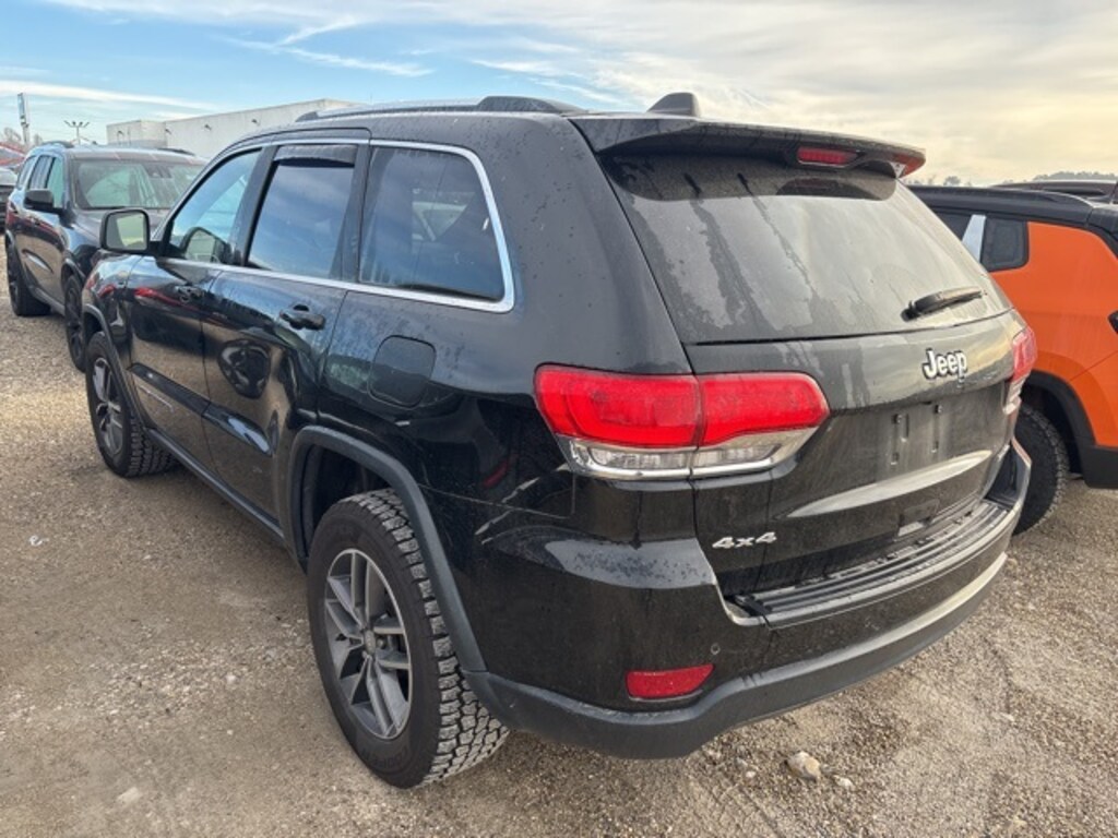 Used 2018 Jeep Grand Cherokee Laredo 4x4 SUV