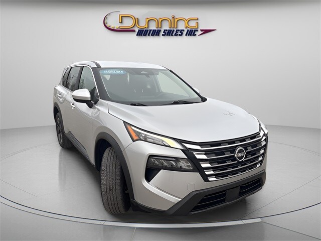 2024 Nissan Rogue SV photo 3