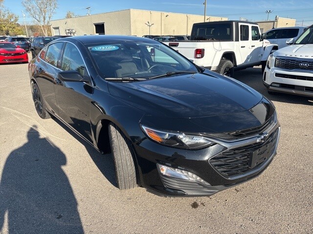2023 Chevrolet Malibu 1LT photo 4