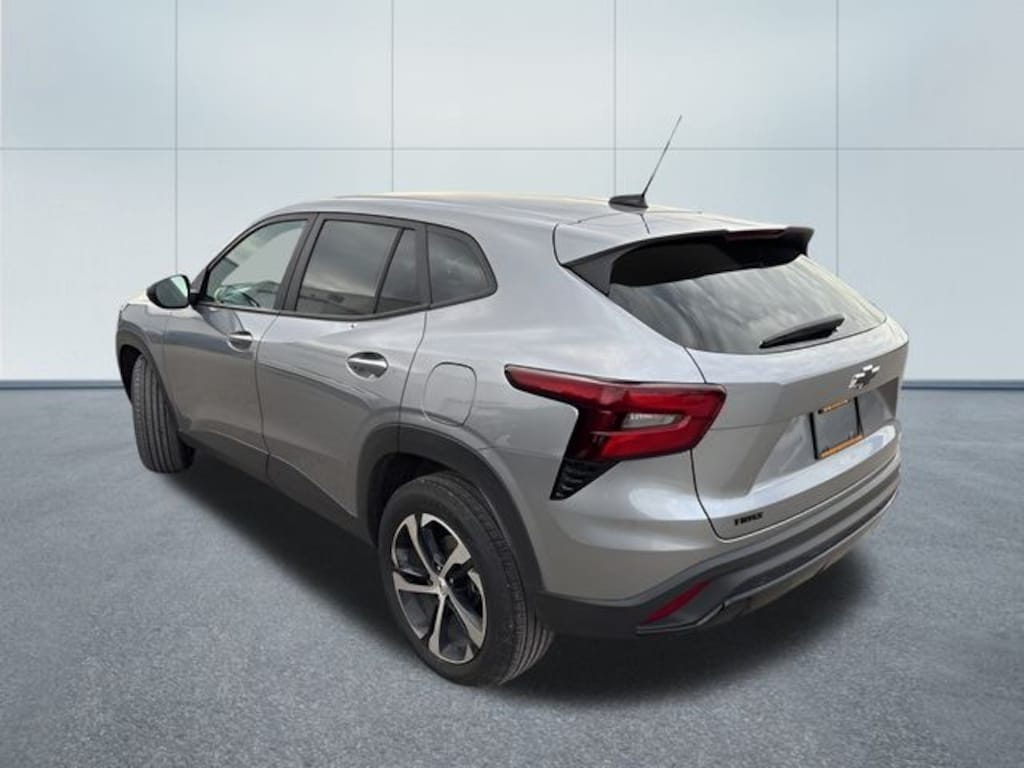 Used 2025 Chevrolet Trax 1RS SUV