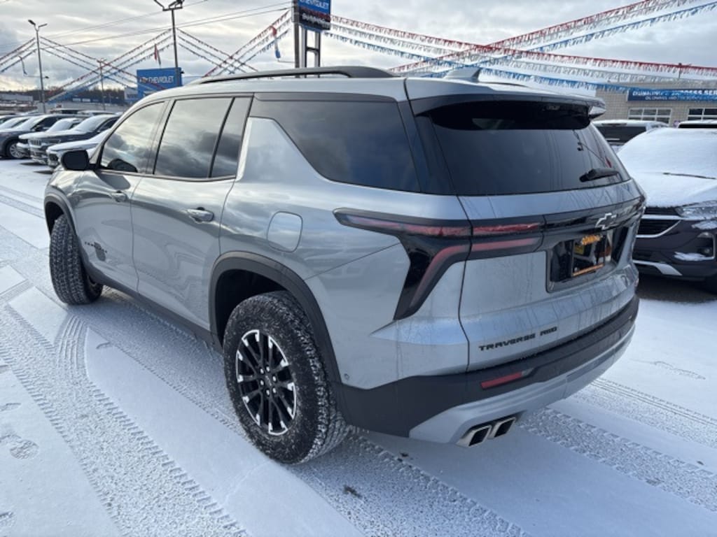 Used 2024 Chevrolet Traverse Z71 SUV