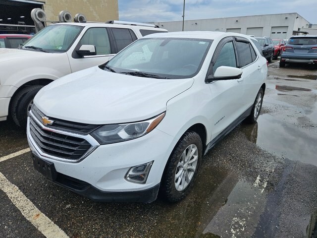 2018 Chevrolet Equinox LT photo 2