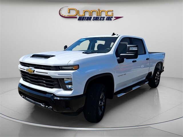 2025 Chevrolet Silverado 2500HD Custom photo 2