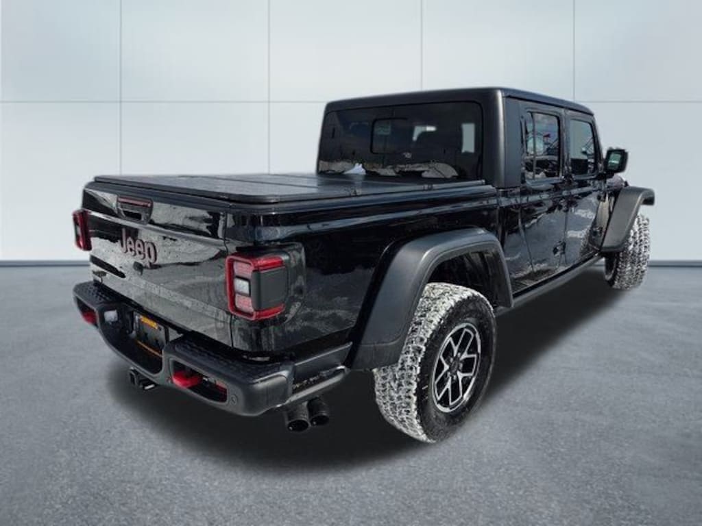 Used 2024 Jeep Gladiator Rubicon Truck Crew Cab