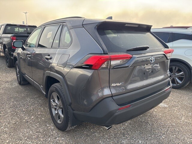 2024 Toyota RAV4 Hybrid XLE photo 2