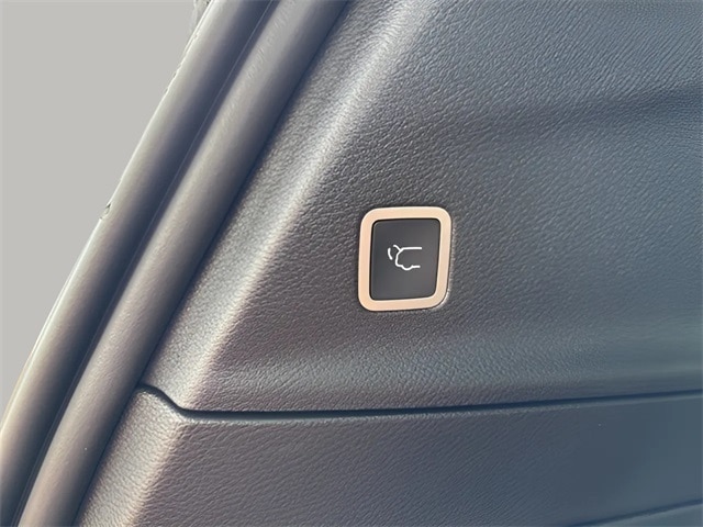 2026 Chrysler Pacifica photo 5