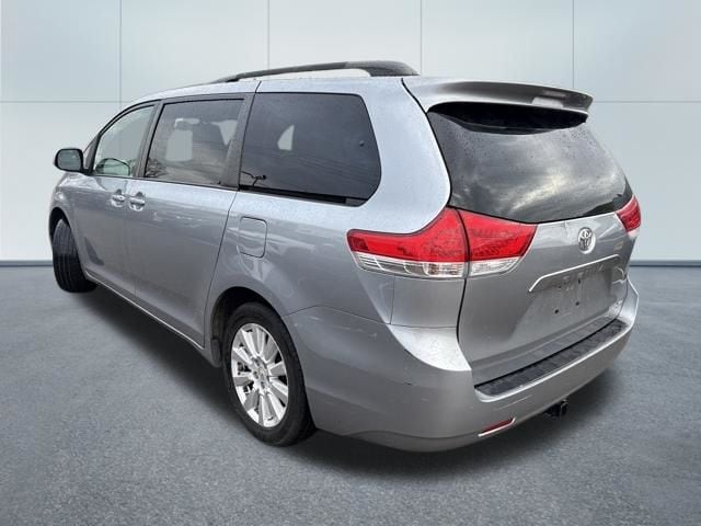 Used 2013 Toyota Sienna Limited with VIN 5TDDK3DC5DS060926 for sale in Cambridge, OH
