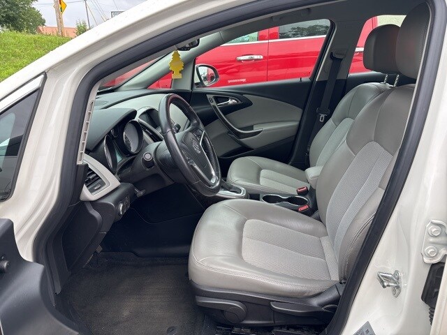 2016 Buick Verano Base photo 4