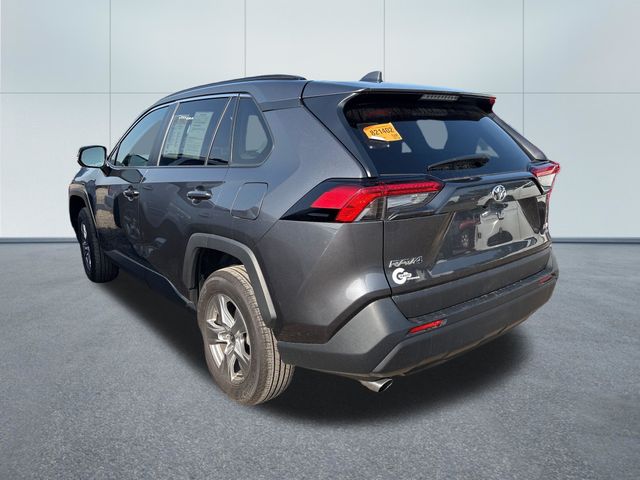 2024 Toyota RAV4 XLE - Photo 2