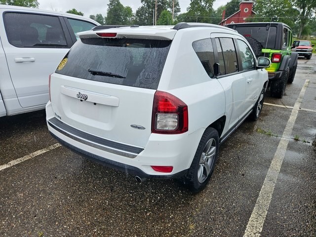 2016 Jeep Compass Latitude photo 4