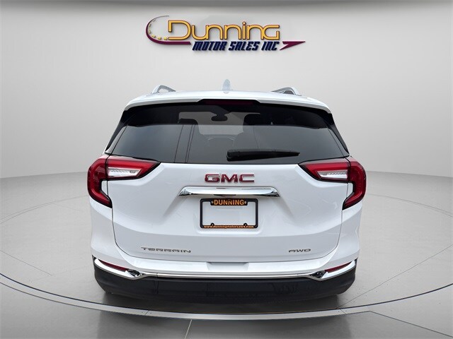 2024 Gmc Terrain SLT photo 2