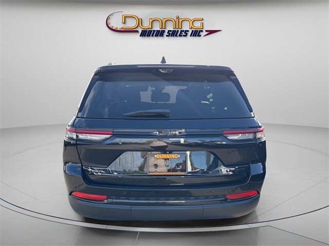 2023 Jeep Grand Cherokee Limited photo 2