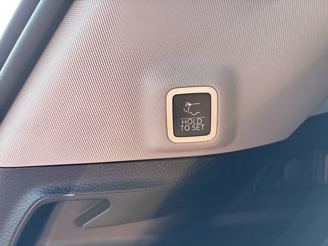 2023 Jeep Grand Cherokee Laredo - Photo 25