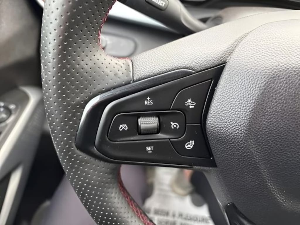 Used 2025 Chevrolet Trax 1RS SUV