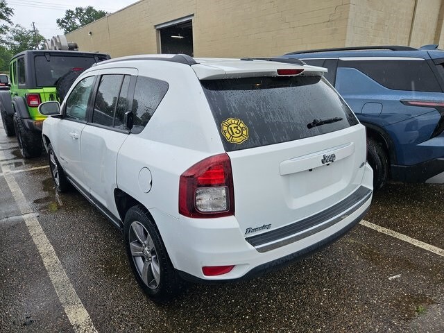 2016 Jeep Compass Latitude photo 3